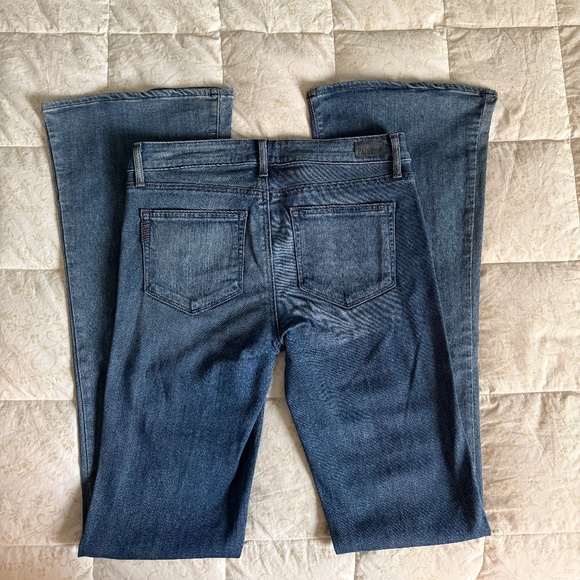 PAIGE Lou Lou Flared Jeans in Novelle (Size 27 Tall) - Picture 3 of 12